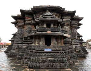 बेलूरच्या चेन्नकेशव मंदिराची पश्चिमेकडील बाजू - Chennakeshav Belur
