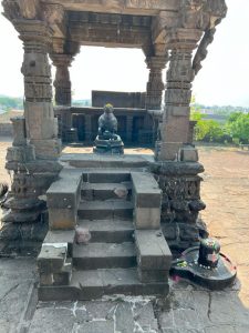 नंदी मंडप - गोंदेश्वर मंदिर 