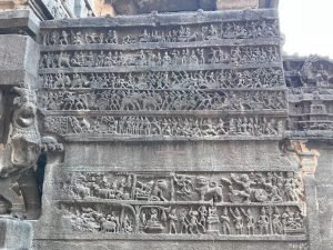 महाभारत शिल्पपट - कैलास लेणे क्रमांक १६