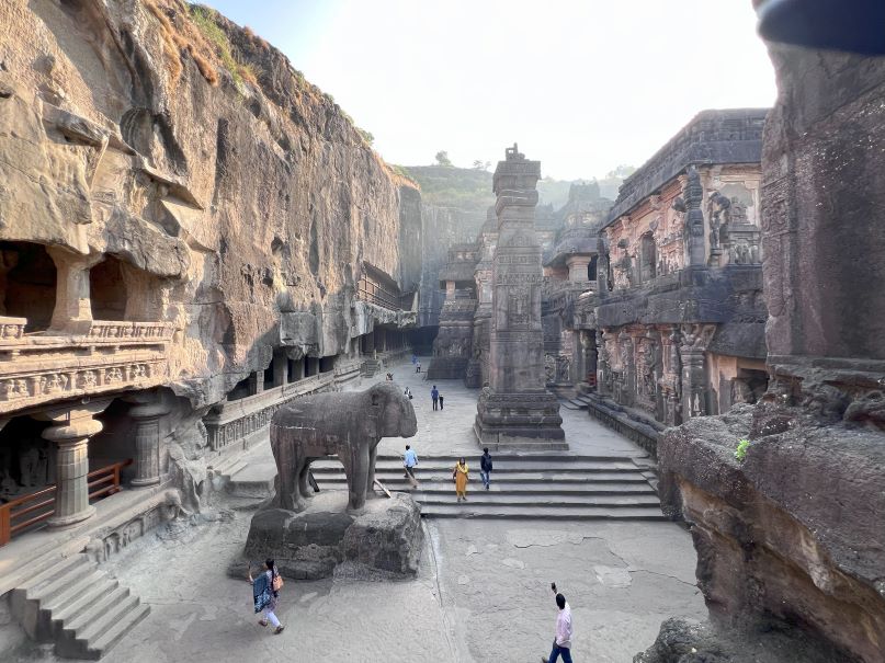 वेरूळ - कैलास लेणे क्रमांक १६ -उत्तर भाग