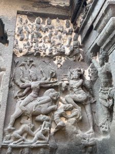 महिषासुरमर्दिनी - कैलास लेणे क्रमांक १६ 