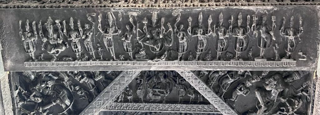 वितानाची पश्चिम दिशेची खालची बाजू