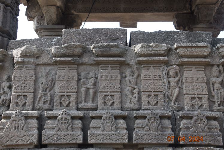 10-Nandi-Mandap-Trivikram-Maithun-Shilp